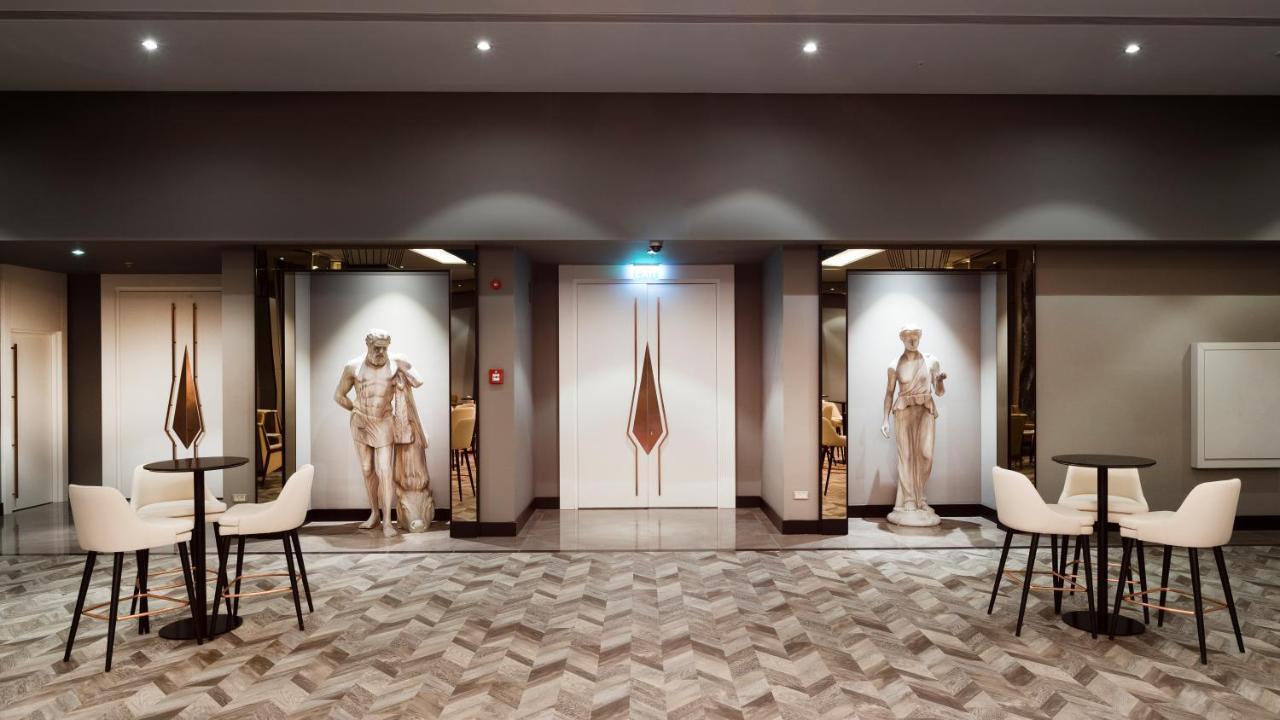 Limak Skopje Luxury Hotel 外观 照片 The elevators at the 10th floor